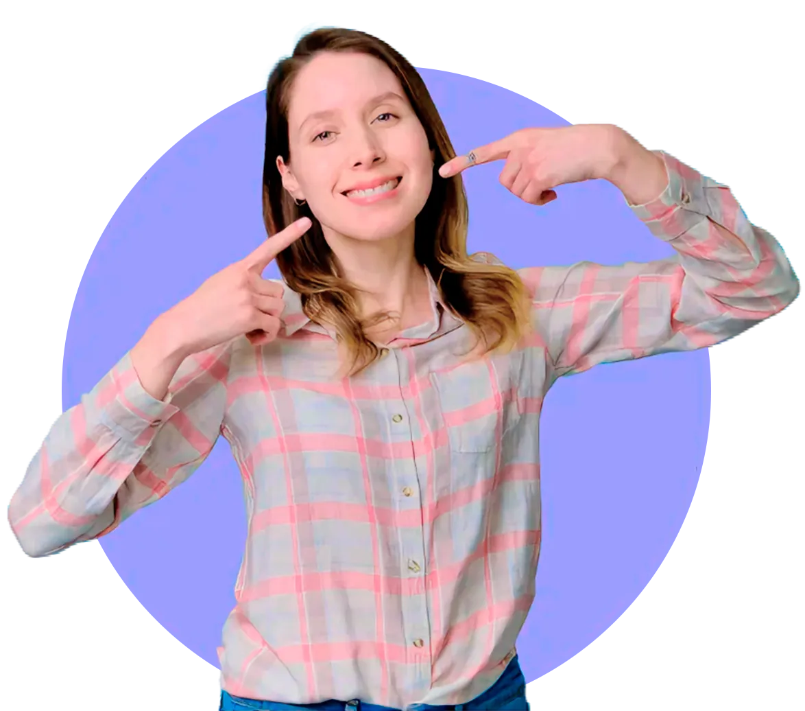 Paciente mostrando su sonrisa